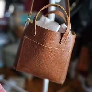 medium classic crossbody in meadow bnnu SOLD